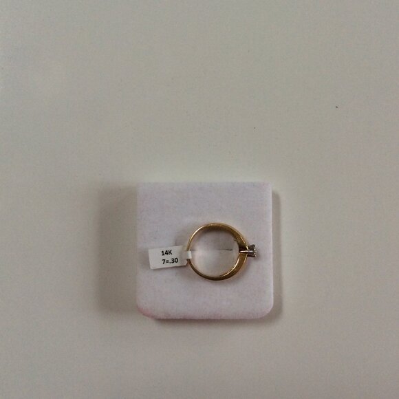 NWT STUNNING 14k GOLD & DIAMOND RING MSRP 1,325 - Picture 4 of 7